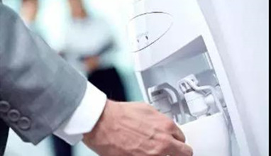 喝水，是個技術活兒